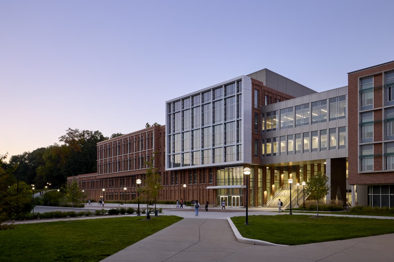 Colleges raced to build massive computer-science departments. Now the boom is turning to bust. — MarketWatch