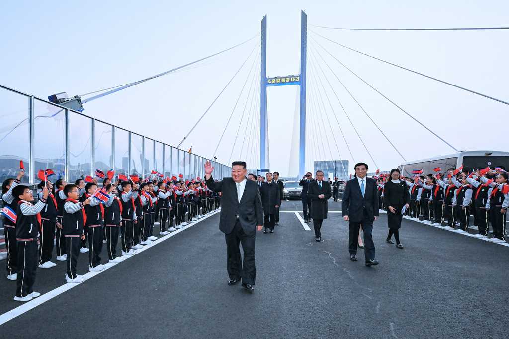 North Korean leader Kim Jong Un visits China to inaugurate a new cross-border bridge — WESH 2 Orlando, Winter Garden Community news