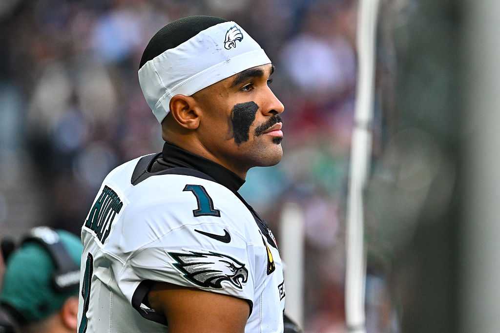 Eagles rule out quarterback Jalen Hurts for Sunday's game over blood clot — WESH 2 Orlando, Winter Garden Sports news