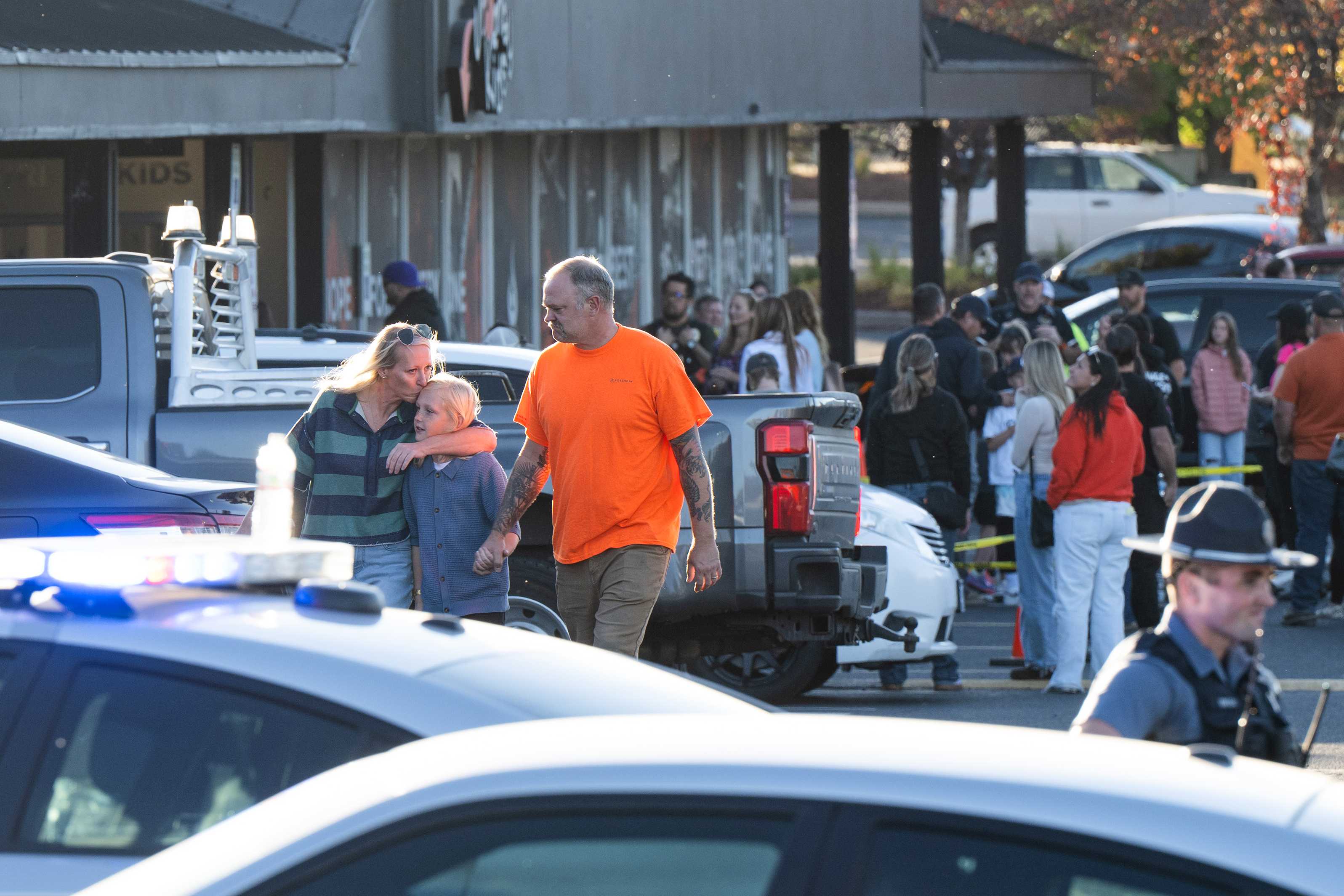 Police: Teen shooter kills 4 at Oregon elementary school before being fatally shot by a witness — WESH 2 Orlando, Winter Garden Schools news