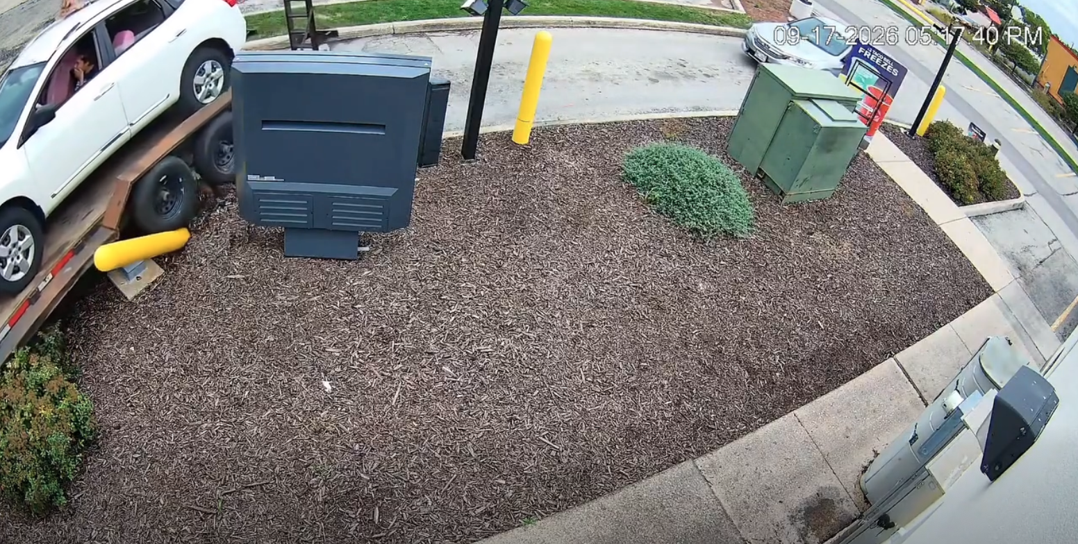 VIDEO: Tow truck with trailer attached damages Taco Bell drive-thru  — WESH 2 Orlando