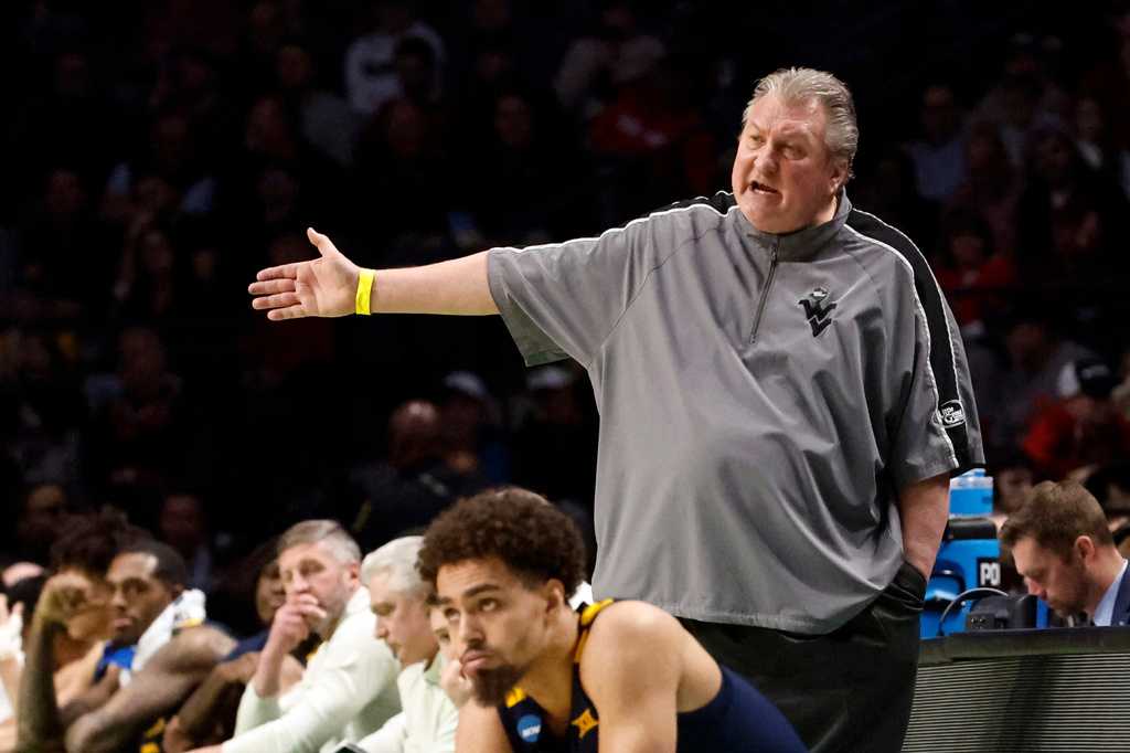 Hall of Fame basketball coach Bob Huggins has a 'progressive cognitive condition,' family says — WESH 2 Orlando, Winter Garden Sports news