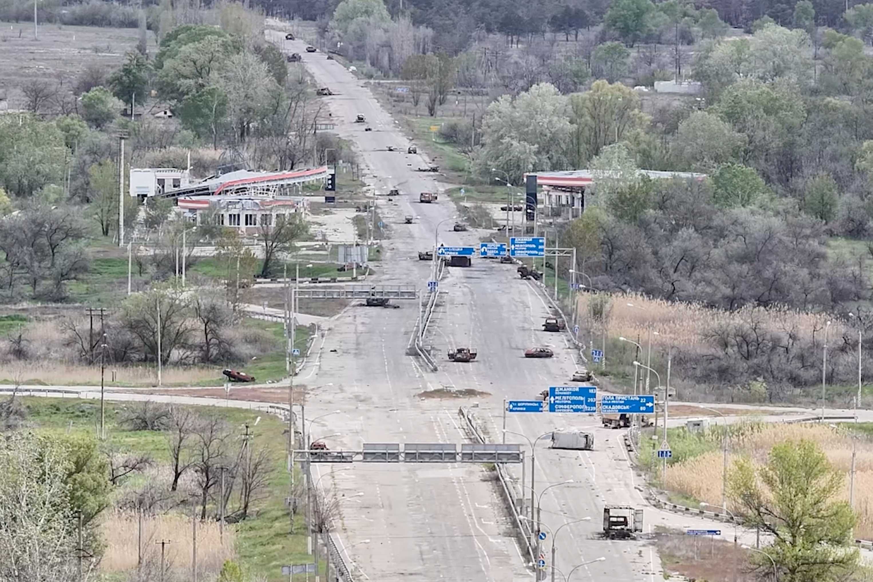 'Road of death': Civilians risk their lives along mined roads to escape Russian-held city — WESH 2 Orlando, Winter Garden Community news
