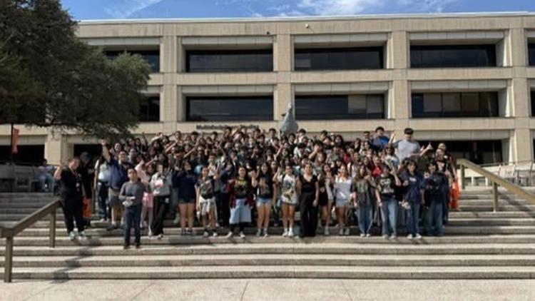 SAISD middle schoolers connect with college life during schoolwide event — KENS 5 (San Antonio), Winter Garden Schools news