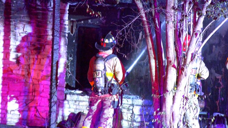 One person dies, another person and a dog rescued from Blakeley Drive house fire — KENS 5 (San Antonio), Winter Garden Health news