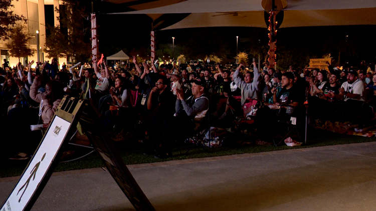 “Go Spurs Go” | Spurs fans gather at The Rock at La Cantera for season opener watch party — KENS 5 (San Antonio), Winter Garden Sports news